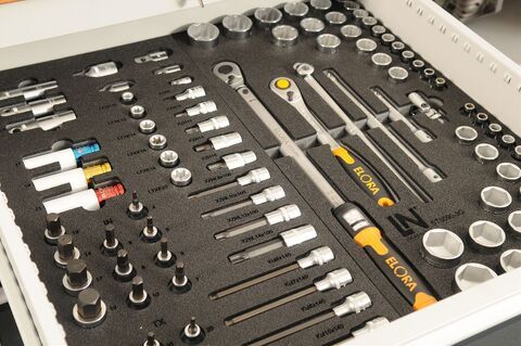 THE RIGHT TOOLS MAKE ALL THE DIFFERENCE